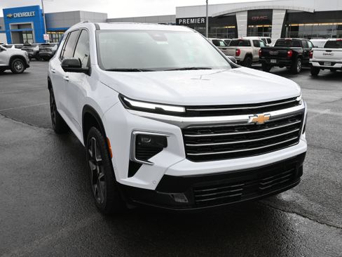 New 2026 Chevrolet Traverse High Country w/ LPO, Floor Liner Package AWD/4WD image 2