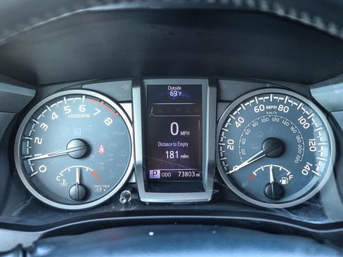Used 2018 Toyota Tacoma TRD Sport w/ Technology Package RWD image 29
