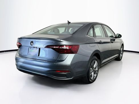 Used 2024 Volkswagen Jetta SE FWD image 9
