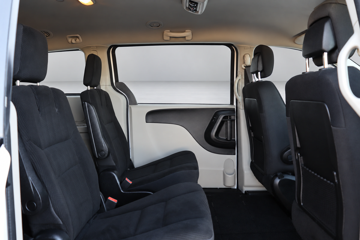 Used 2019 Dodge Grand Caravan SE FWD image 13