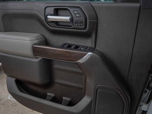 Used 2021 GMC Sierra 1500 SLT w/ X31 Off-Road Package image 22