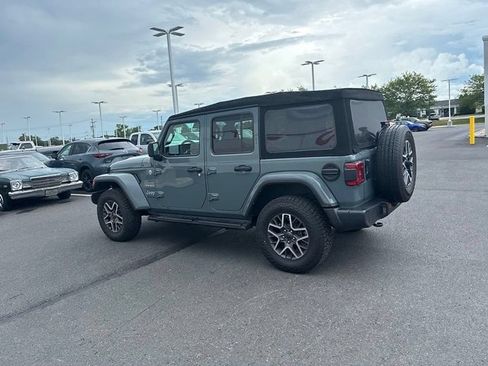 Used 2024 Jeep Wrangler Unlimited Sahara w/ Technology Group AWD/4WD image 14