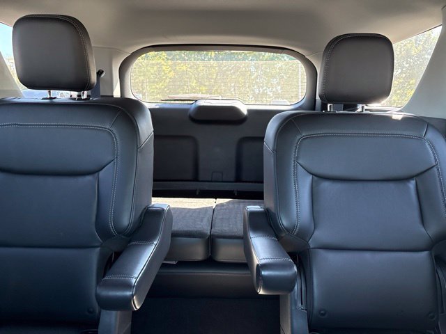 Used 2022 Ford Explorer XLT w/ Equipment Group 202A RWD image 11