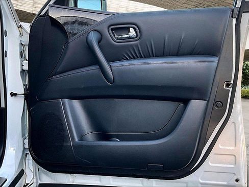 Used 2023 Nissan Armada Platinum w/ Captain's Chairs Package image 18