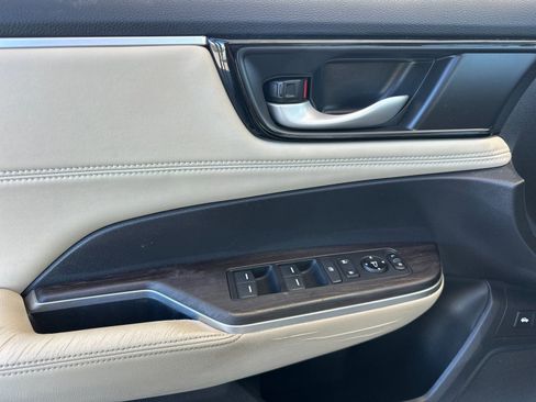 Used 2019 Honda Clarity Plug-In Hybrid image 11