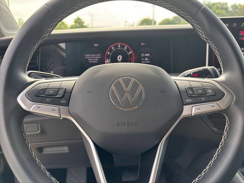 Used 2026 Volkswagen Tiguan SE FWD image 25
