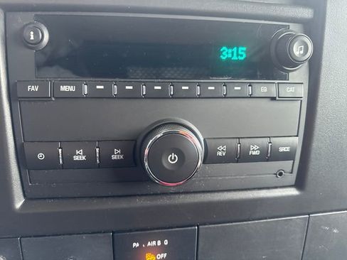 Certified 2024 Chevrolet Express 2500 w/ Driver Convenience Package image 4