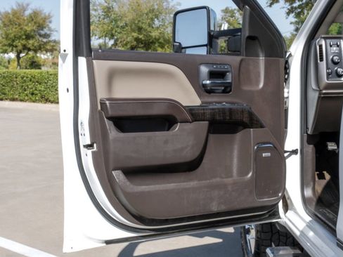 Used 2015 GMC Sierra 3500 Denali w/ Duramax Plus Package image 47