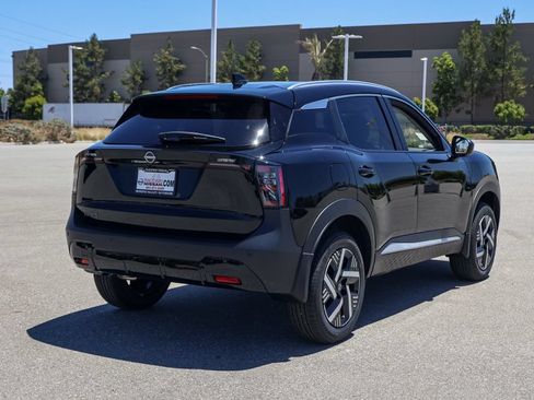 New 2026 Nissan Kicks SV w/ Interior Electronics Package FWD image 4