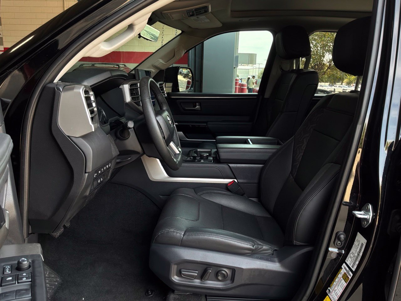 Used 2023 Toyota Tundra Limited AWD/4WD image 11