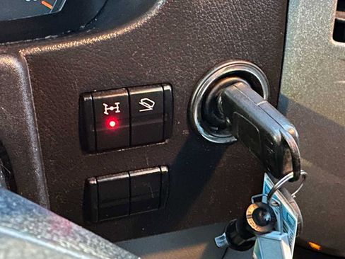 Used 2015 Freightliner Sprinter 2500 image 32