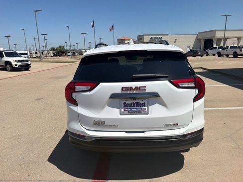 Used 2023 GMC Terrain AT4 AWD/4WD image 6
