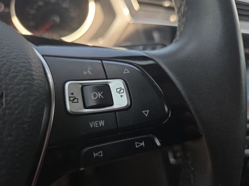 Used 2020 Volkswagen Tiguan SE w/ Panoramic Sunroof Package AWD/4WD image 19