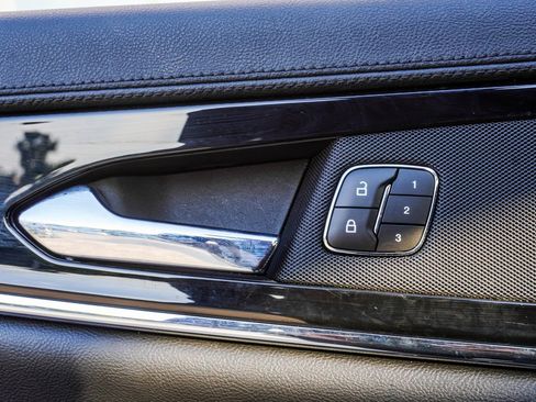 Used 2023 Lincoln Nautilus Reserve image 39