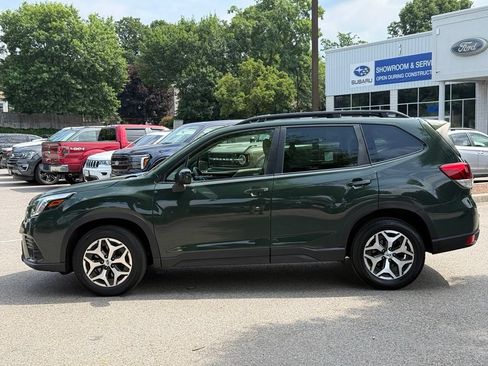 Used 2023 Subaru Forester Premium AWD/4WD image 5