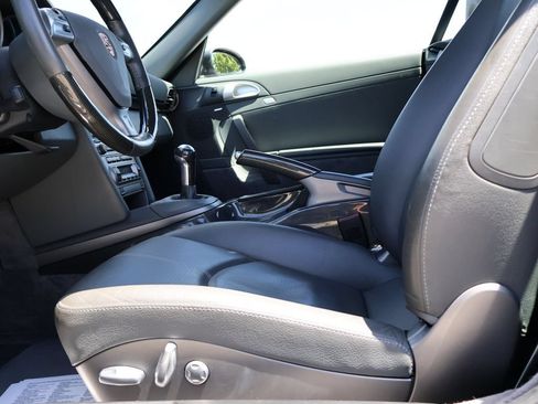 Used 2006 Porsche 911 Carrera 4 AWD/4WD image 34