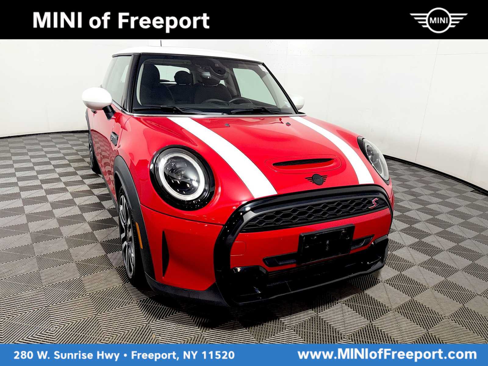Used 2024 MINI Cooper S FWD image 1