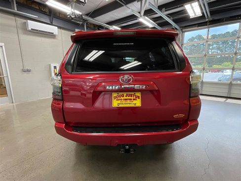 Used 2014 Toyota 4Runner SR5 AWD/4WD image 4