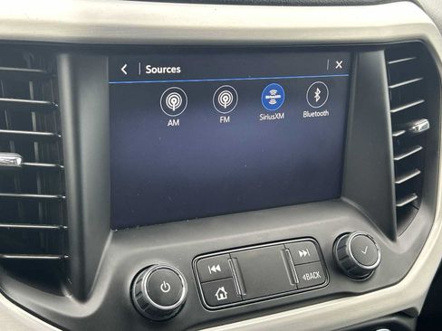 Used 2023 GMC Acadia SLT w/ Elevation Edition FWD image 13