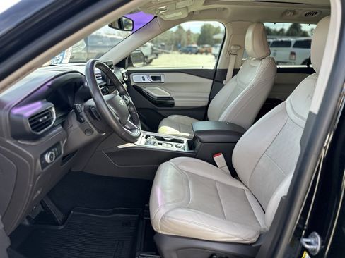 Used 2021 Ford Explorer Platinum w/ Equipment Group 601A image 19