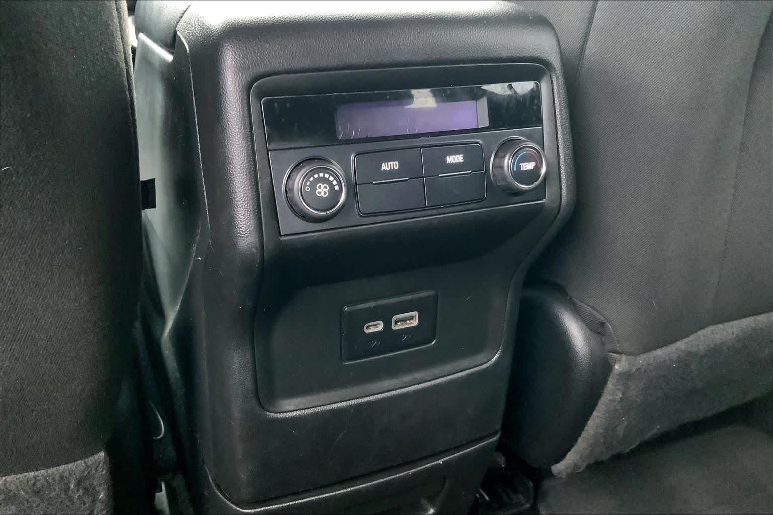 Used 2020 GMC Acadia SLE FWD image 35