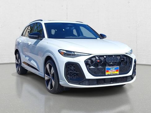 New 2026 Audi SQ5 Premium Plus AWD/4WD image 3