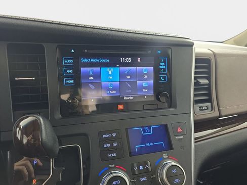 Used 2017 Toyota Sienna Limited Premium w/ Protection Package image 24