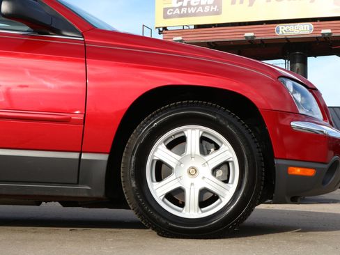 Used 2004 Chrysler Pacifica AWD image 5