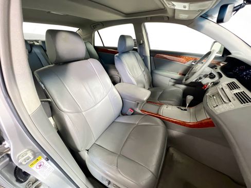 Used 2005 Toyota Avalon XLS image 30