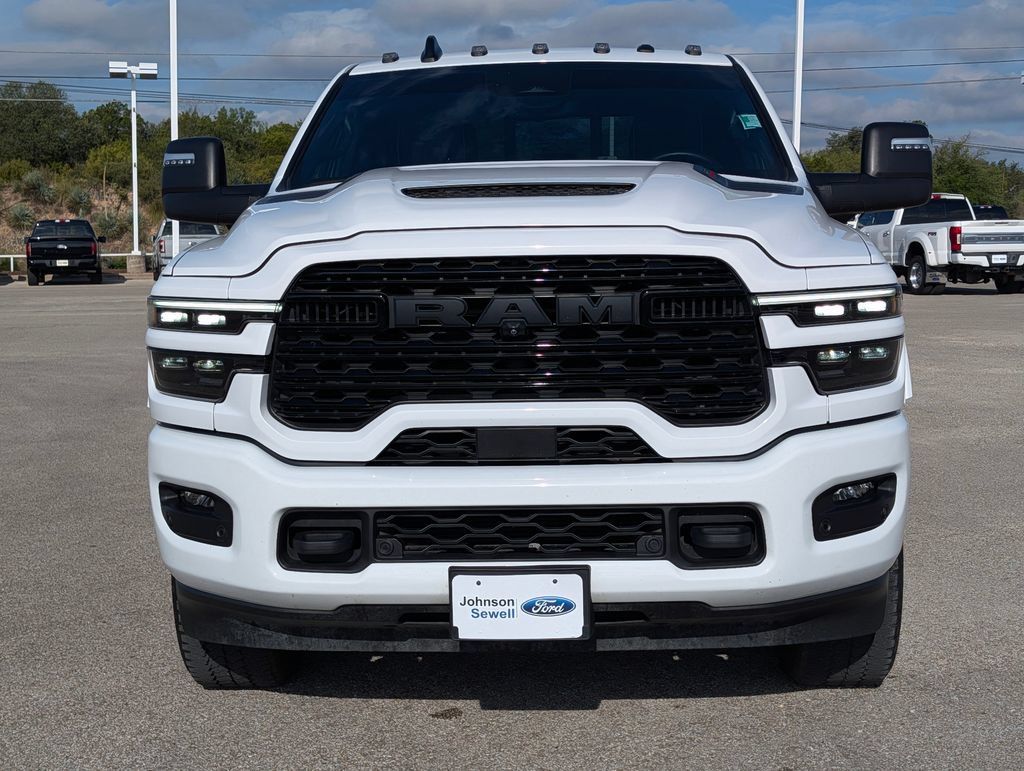 Used 2025 RAM 2500 Limited AWD/4WD image 3