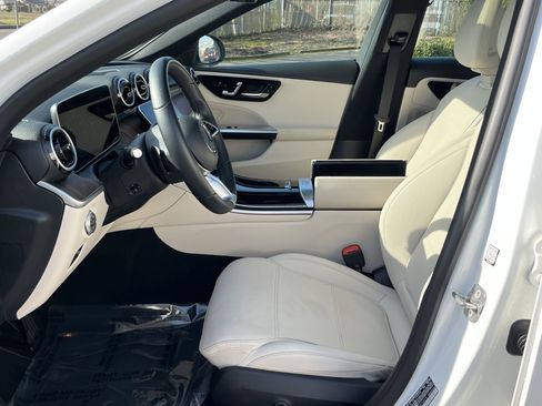 Used 2025 Mercedes-Benz C 300 4MATIC Sedan image 10