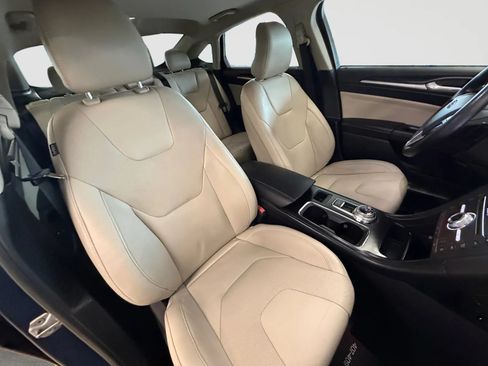 Used 2018 Ford Fusion Titanium AWD/4WD image 21