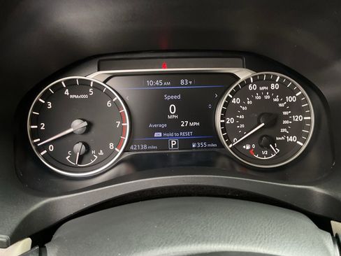 Used 2025 Nissan Altima 2.5 SV FWD image 31