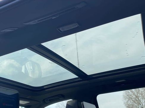 Used 2022 Chevrolet Suburban RST w/ Luxury Package image 22