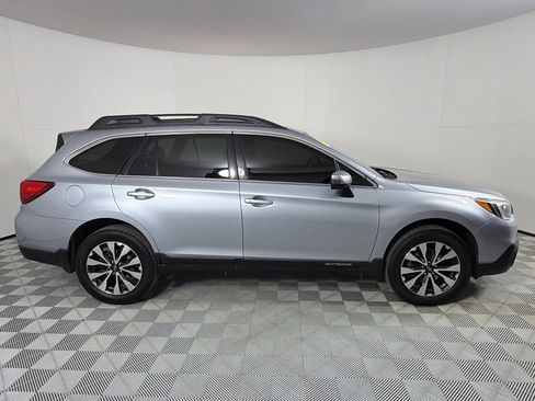 Used 2017 Subaru Outback 2.5i Limited image 4