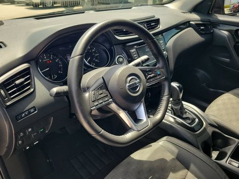 Used 2021 Nissan Rogue Sport SV w/ Technology Package FWD image 18