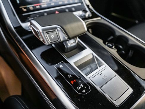 Used 2025 Audi Q7 3.0T Premium Plus image 21