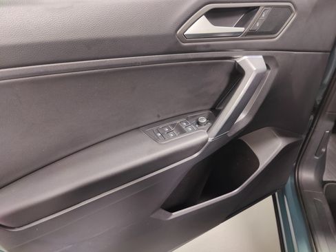 Used 2020 Volkswagen Tiguan SE w/ Panoramic Sunroof Package AWD/4WD image 26