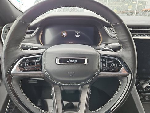 Used 2023 Jeep Grand Cherokee Overland w/ Adv Protech Group III AWD/4WD image 10