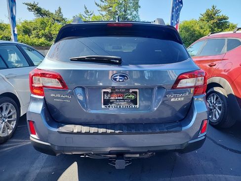 Used 2016 Subaru Outback 2.5i Limited AWD/4WD image 8
