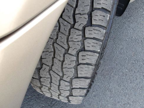 Used 2001 Toyota Sequoia SR5 AWD/4WD image 23