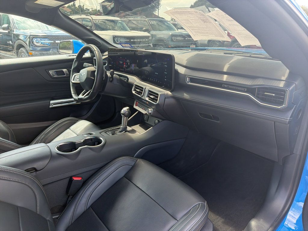 Used 2025 Ford Mustang GT Premium RWD image 11