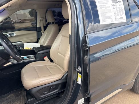 Used 2022 Ford Explorer XLT w/ Equipment Group 202A RWD image 12