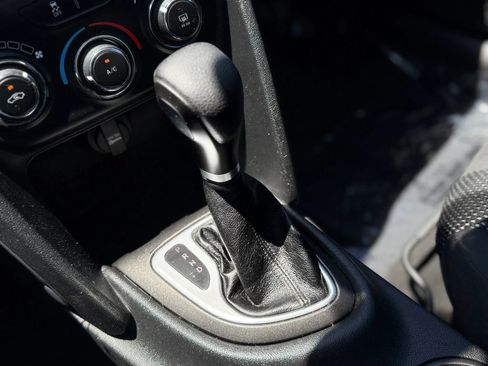 Used 2016 Dodge Dart SE w/ Convenience Group FWD image 15