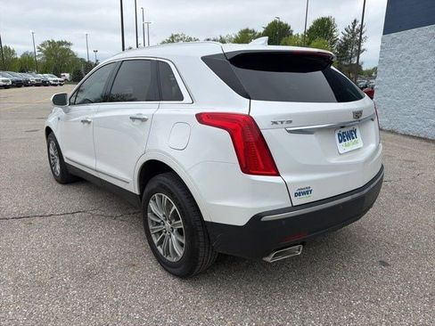 Used 2017 Cadillac XT5 Luxury w/ Driver Awareness Package AWD/4WD image 3