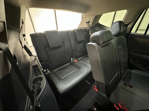 Used 2025 Volkswagen Atlas SE image 22