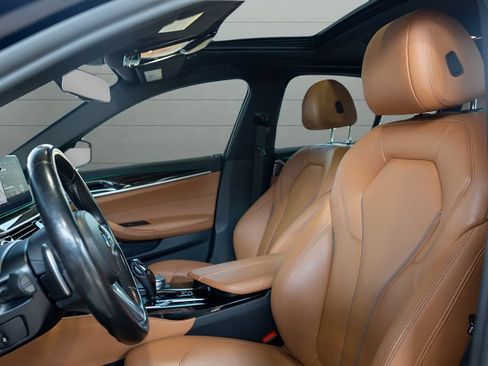 Used 2022 BMW 530i xDrive w/ M Sport Package AWD/4WD image 40
