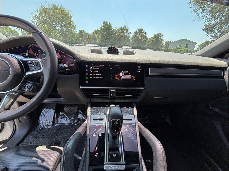 Used 2022 Porsche Cayenne Platinum Edition AWD/4WD image 35