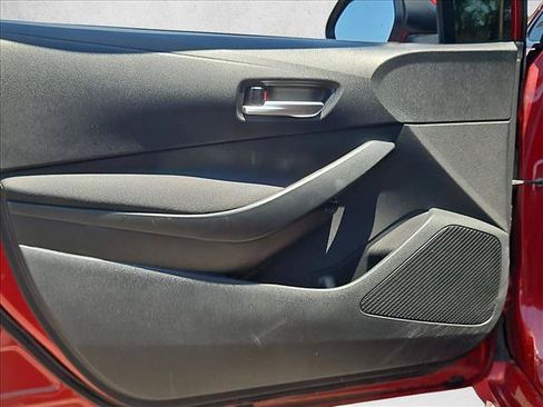 Used 2020 Toyota Corolla LE FWD image 10