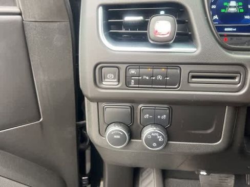 Used 2023 Chevrolet Tahoe LT image 4